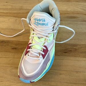 Men’s size 12 Nikes, pink blue excellent